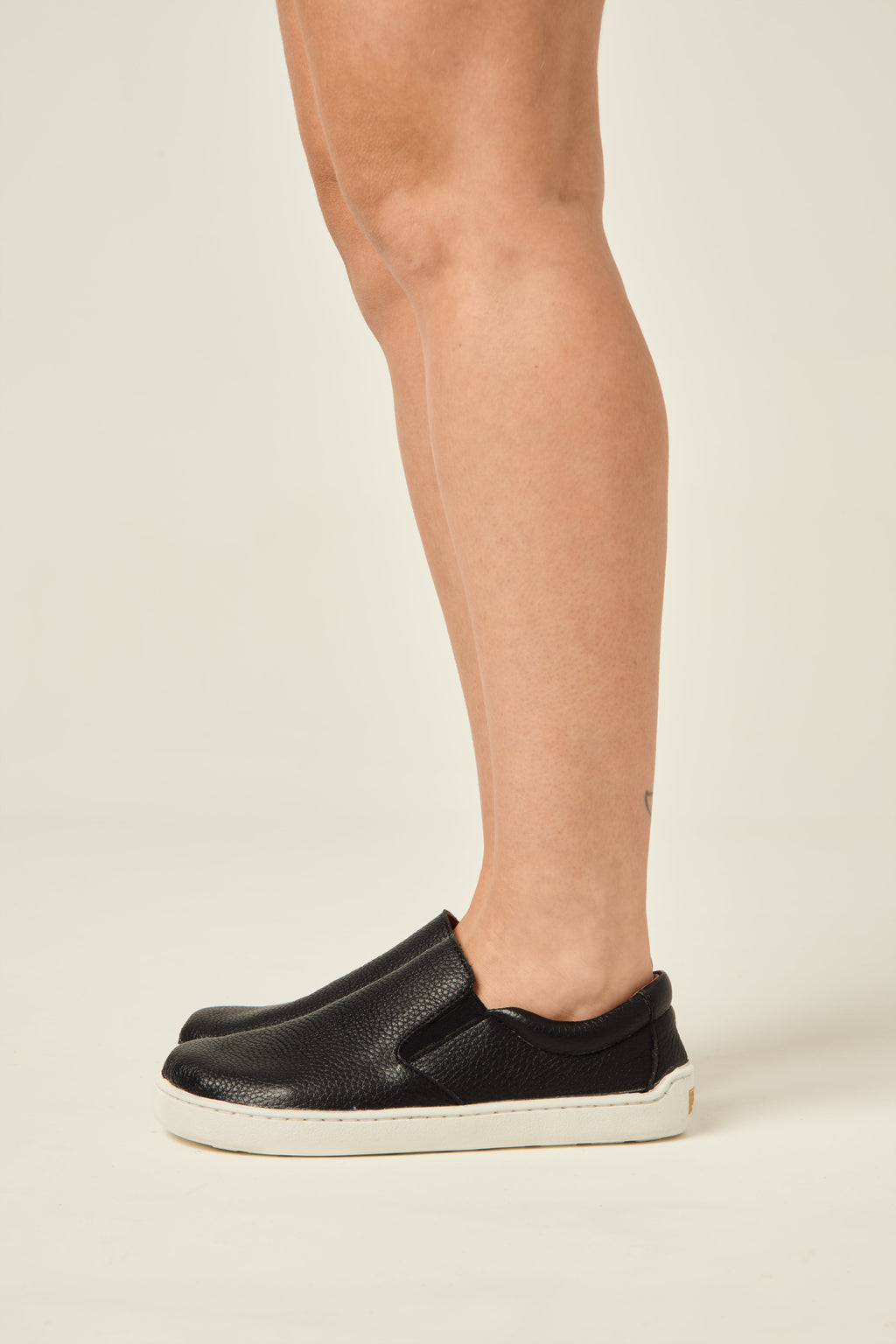 Pancha Beta Valka Barefoot Negro