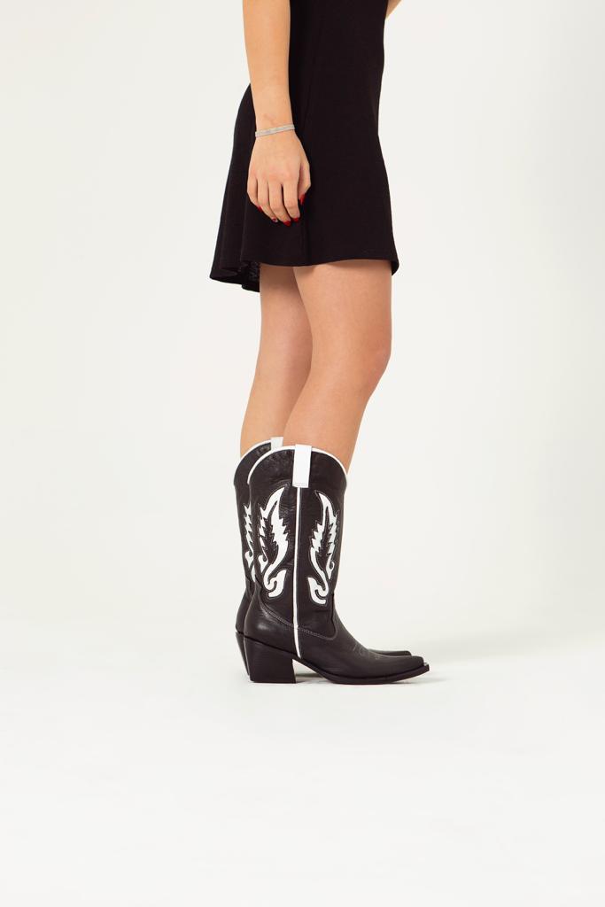 Texana Justine Negra y Blanco