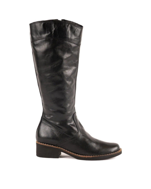 Bota de campo Dara, bota de Patzú Shoes — vista de perfil sobre fondo blanco