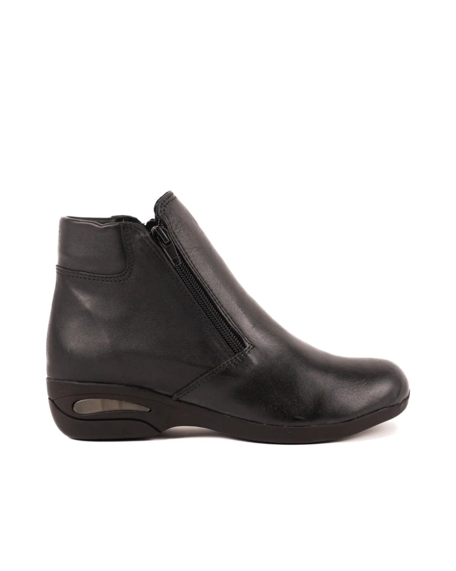 Bota Ines Vanzetti, bota — vista de perfil sobre fondo blanco