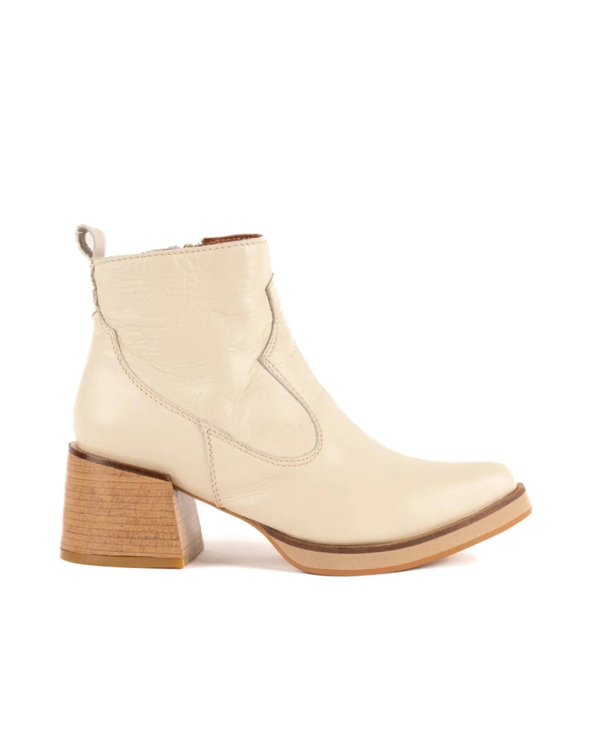 Bota New Ejecutiva, bota de Patzú Shoes — vista de perfil sobre fondo blanco